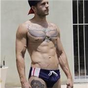 Me defino una persona deportista  y comprometida con el fitness y la vida sana.